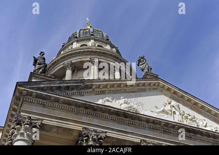 Vue partielle de la cathédrale française au Gendarmenmarkt à Berlin Banque D'Images