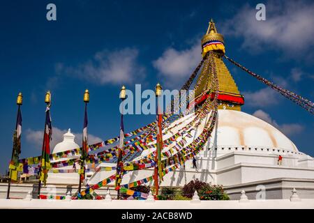 Vue sur le Boudha Stupa dans la banlieue Boudhanath, l'une des principales attractions touristiques de la ville Banque D'Images