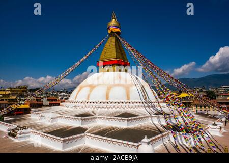 Vue sur le Boudha Stupa dans la banlieue Boudhanath, l'une des principales attractions touristiques de la ville Banque D'Images