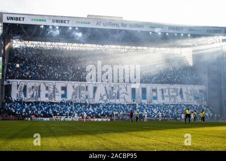Copenhague, Danemark. 06Th Nov, 2019. FC Copenhague fans avec un tifo géant au 3F Superliga match entre FC Copenhague et Brøndby IF au Parken Telia. (Photo crédit : Gonzales Photo/Alamy Live News Banque D'Images