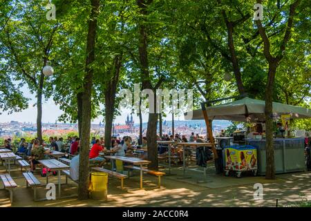 Parc Letna beer garden, Prague, République Tchèque Banque D'Images