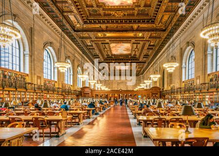 Rose Salle de lecture principale, Bibliothèque publique de New York, Manhattan, New York, USA Banque D'Images