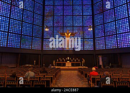 L'Église du Souvenir Kaiser Wilhelm, une église protestante moderne dans le centre de Berlin Banque D'Images