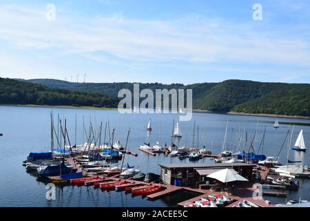 Rursee dans le nord de l'Eifel Banque D'Images
