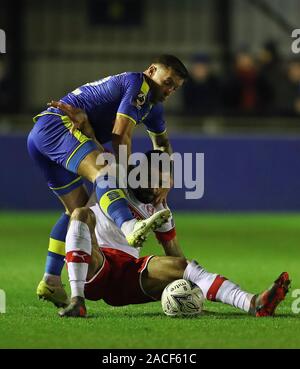 Solihull Moors' Lee Vaughan et Rotherham United's Kyle Vassell bataille pour la balle au cours de la FA Cup, deuxième tour à Damson Park, Solihull. Banque D'Images