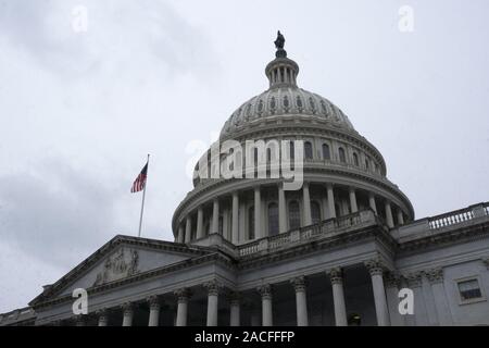 Washington, District de Columbia, Etats-Unis. 2 Décembre, 2019. Le United States Capitol se trouve à Washington, DC, États-Unis, le lundi, Décembre 2, 2019. Credit : Stefani Reynolds/CNP/ZUMA/Alamy Fil Live News Banque D'Images