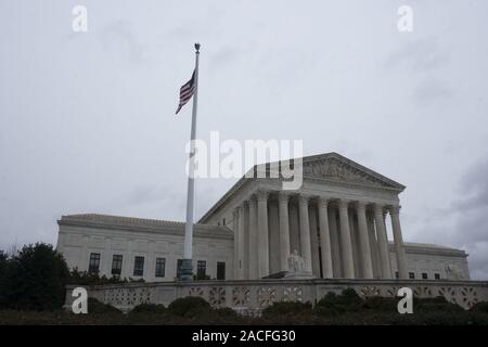 Washington, District de Columbia, Etats-Unis. 2 Décembre, 2019. La Cour suprême des États-Unis se tient à Washington, DC, États-Unis, le lundi, Décembre 2, 2019. Credit : Stefani Reynolds/CNP/ZUMA/Alamy Fil Live News Banque D'Images