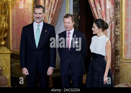 Le roi Felipe IV, Reine Letizia et Grand-duc de Luxembourg, Enrique de Nassau-Weilburg assister à au Palais Public pendant la COP25 s'est tenue au Palais Royal de Madrid. Banque D'Images