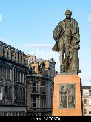 William Henry Playfair statue par Alexander ou Sandy Stoddart, Chambers Street, Édimbourg, Écosse, Royaume-Uni Banque D'Images