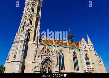 L'église Matthias, une église catholique situé dans la Sainte Trinité Square, du quartier du château de Buda, à Budapest, Hongrie Banque D'Images