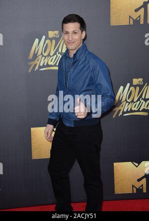 BURBANK, CA. 9 avril 2016 : Andy Samberg au MTV Movie Awards 2016 à Warner Bros Studios. © 2016 Paul Smith / Featureflash Banque D'Images