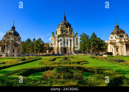 Thermal Széchenyi à Budapest, Hongrie, le plus grand en Europe le bain médicinal Banque D'Images