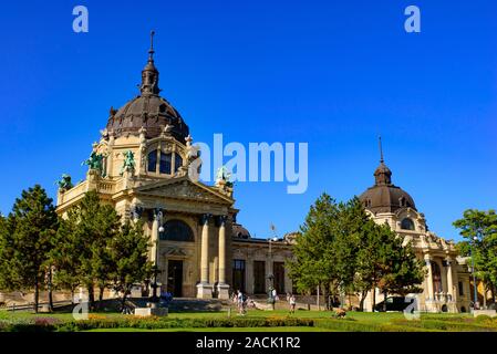 Thermal Széchenyi à Budapest, Hongrie, le plus grand en Europe le bain médicinal Banque D'Images