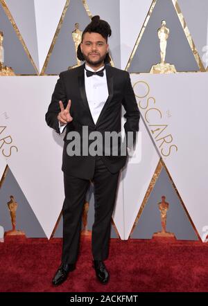 LOS ANGELES, CA - 28 février 2016 : Abel Tesfaye, alias le Makkonen, The Weeknd à la 88e Academy Awards au Kodak Theater, Hollywood. © 2016 Paul Smith / Featureflash Banque D'Images