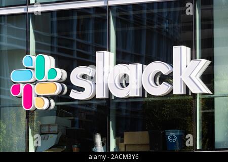 Oct 26, 2019 San Francisco / USA - Slack Technologies, Inc. signe à leur siège, au quartier de SOMA ; Slack (son produit principal) est un ensemble de collab Banque D'Images