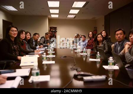 Detroit, USA. 15 Nov, 2019. Les gens assistent à un atelier organisé par la Chambre de Commerce général Chine-USA Chicago (Chicago) d'acheminement dans la banlieue nord de Detroit, États-Unis, le 2 novembre 2019, 15. Credit : Wang Ping/Xinhua/Alamy Live News Banque D'Images