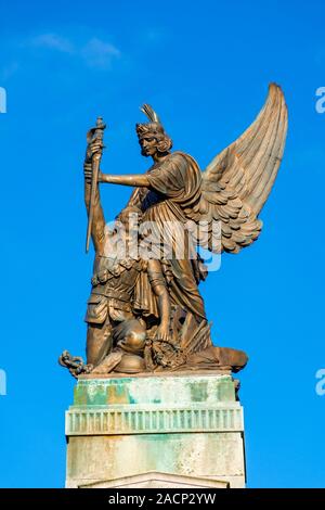 Le Monument aux Morts, Ashton en vertu de Lyne, Tameside, Manchester, Angleterre, Royaume-Uni. Architecte : Percy Howard. Sculpteur : J. Ashton Floyd. Banque D'Images
