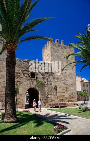 La Porta del Moll porte, vieille ville d'Alcudia, Playa de Muro, Majorque, Baléares, Espagne Banque D'Images