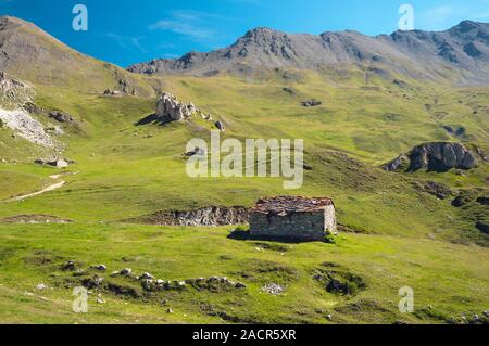 Cottages en pierre abandonnée, Parc National de la Vanoise, Savoie (73), Bourgogne-Rhone-Alpes, France Banque D'Images