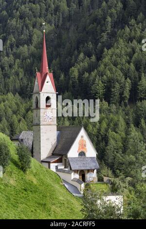 Église typique du Tyrol du Sud, Italie du Nord Banque D'Images