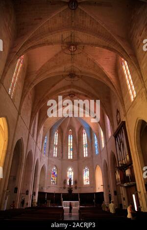 Vue de l'intérieur de la cathédrale de Santa Maria, ville de Ciutadella, à l'île de Menorca, Baléares, Espagne, Europe Banque D'Images