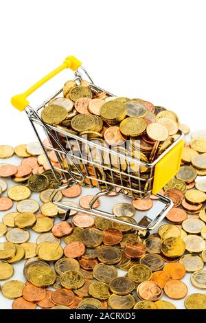 Panier avec des pièces Banque D'Images