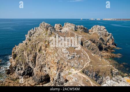 Ruines du château de la pointe de Dinan, Parc National Régional d'Armorique, la presqu'île de Crozon, Finistère (29), Bretagne, France Banque D'Images