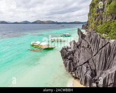 Vue aérienne de Banol Beach sur Paradise Island, Coron, Palawan, Philippines - destination de voyage tropicales Banque D'Images