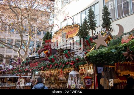 Stuttgart, onu mercadillo navideño con mucho encanto Banque D'Images