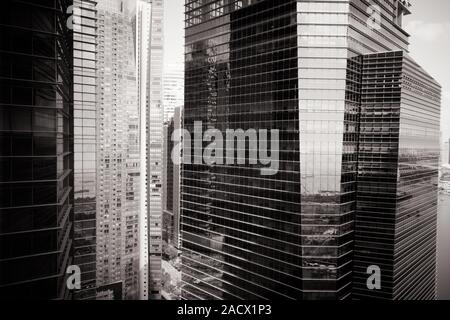 La ville de Singapour et de bâtiments au crépuscule Banque D'Images