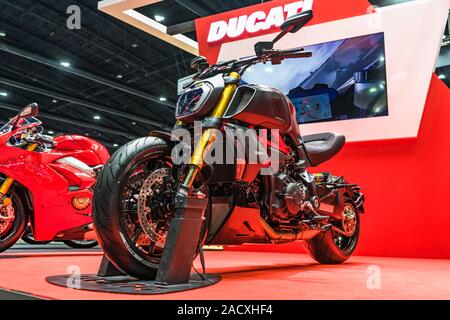 Bangkok, Thaïlande - décembre 3, 2019 : l'Italien Ducati diavel moto powerhouse 1260S, mélange de style sports Motos, Sport nakeds et croisière Banque D'Images