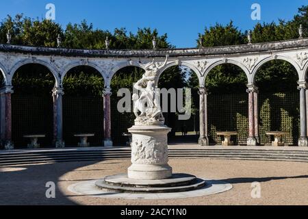 Le Bosquet de la colonnade du Palais de Versailles Gardens Banque D'Images