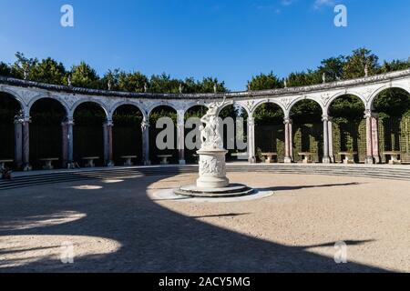 Le Bosquet de la colonnade du Palais de Versailles Gardens Banque D'Images