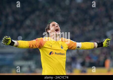 Gardien Yann SOMMER (MG) célèbre l'objectif d'un succès pour son équipe de football ; 1. Saison 2019/2020, Bundesliga, 9. Journée Borussia Mönchengladbach, (MG) - l'Eintracht Francfort (F) 4 : 2, 27.10.2019 Dans Borussia Mönchengladbach / Allemagne. DFL règlement interdit toute utilisation d'images comme des séquences d'images et / ou quasi-vidéo dans le monde entier d'utilisation | Banque D'Images