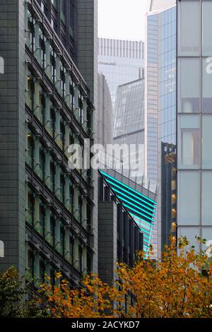 L'abstraction des gratte-ciel et immeubles de bureaux dans la ville de London England UK Banque D'Images