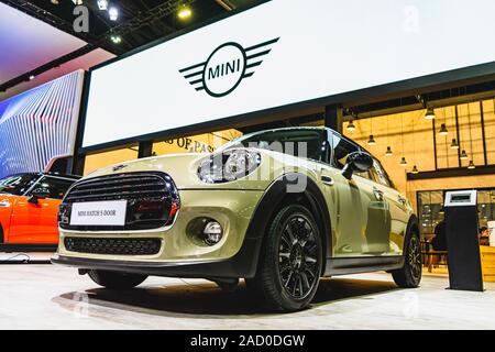 Bangkok, Thaïlande - décembre 3, 2019 : Mini Cooper berline compacte à hayon porte 5 affichage sur l'Expo 2019 Moteur de Bangkok en Thaïlande Banque D'Images