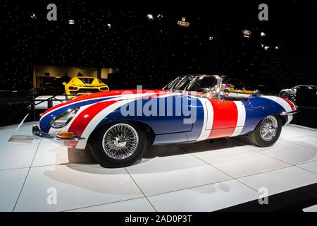 Bruxelles - Jan 18, 2019 : Jaguar Type E 1967 vintage sports car présenté à la 97ème Salon Automobile de Bruxelles 2019 Autosalon. Banque D'Images