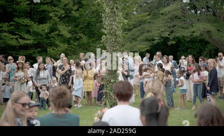 HELSINGBORG, Suède - 21 juin 2019 : A midsummer festival au Château sofiero près de Helsingborg en Suède. Banque D'Images