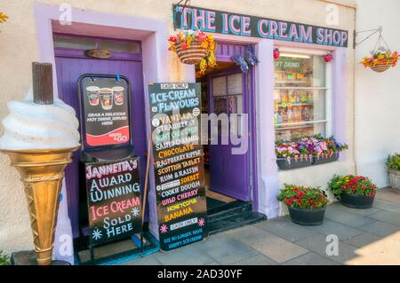 Le magasin de crème glacée dans Pittenweem, dans l'Est de la vente, Fife Neuk Jannetta's Ice Cream dans une grande sélection de saveurs. Banque D'Images