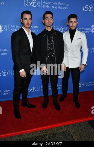 Kevin Jonas, Joe Jonas et Nick Jonas - Musée Américain d'histoire naturelle de l'avantage annuel Gala, arrivées, New York, USA - 21 Nov 2019 Banque D'Images