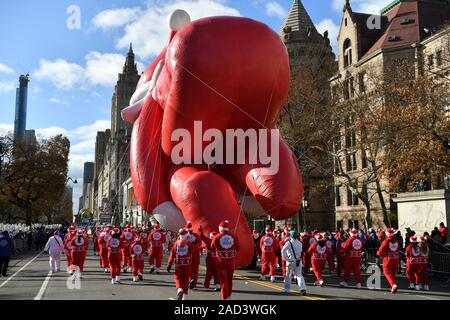 L'Elf sur l'Étagère bulle dans le 93e rapport annuel de Macy's Thanksgiving Day Parade, New York, USA - 28 Nov 2019 Banque D'Images