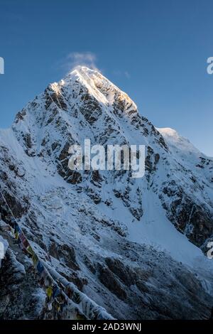 Près du sommet du Mt. Pumori, vu du haut de Kala Patthar Banque D'Images