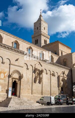 La Cathédrale de Matera (la Cattedrale di Matera) sur la Piazza Duomo dans le quartier de sassi de Matera, Basilicate région, le sud de l'Italie Banque D'Images