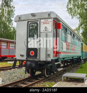 Nizhny Novgorod, Russie - 20 juil 2019 : Nizhny Novgorod chemin de fer pour enfants. Wagon spécial. Il est inscrit sur : 'Wagon sur la sécurité routière' Banque D'Images