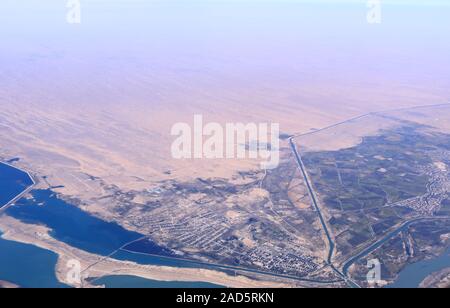 Plan de la rivière Amou-daria. Frontière entre l'Ouzbékistan et le Turkménistan, l'Asie centrale. Banque D'Images