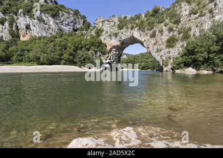 Pont d'arc, en Ardèche, dans le sud de la France Banque D'Images