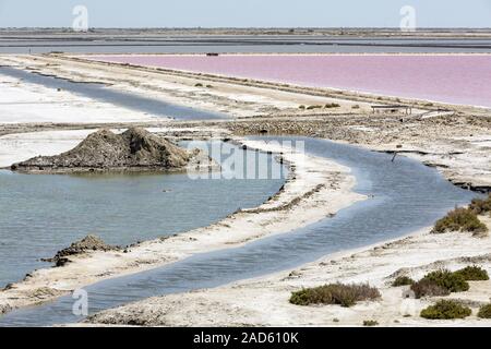 L'extraction de sel en Camargue, dans le sud de la France Banque D'Images