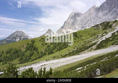 Vue partielle de la partie sud du massif du Dachstein, Styrie, Autriche Banque D'Images