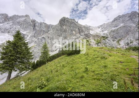 Vue partielle de la partie sud du massif du Dachstein, Styrie, Autriche Banque D'Images