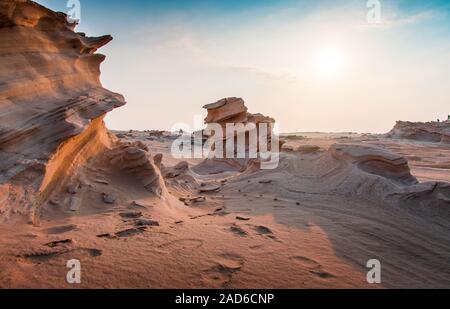 Coucher de soleil sur les dunes fossiles dans endroit pittoresque Abu Dhabi Emirats Arabes Unis Banque D'Images